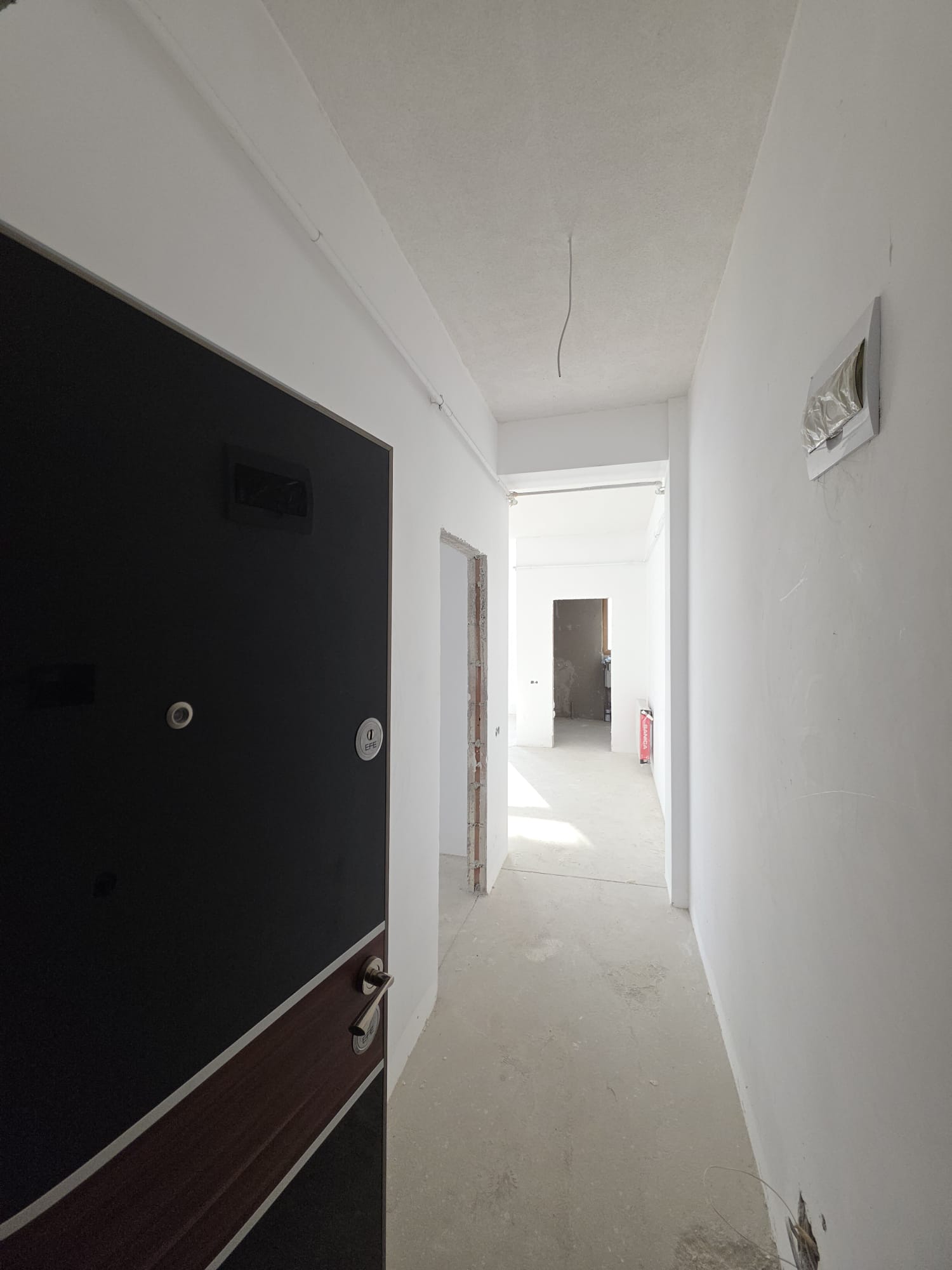 APARTAMENT 2 CAM- INTABULAT- SUPER ZONA