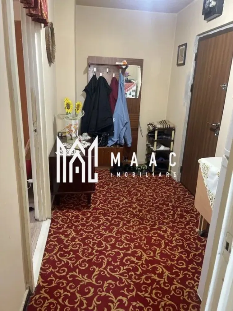 Apartament 2 camere | 52 MPU | Balcon | Mihai Viteazu - MAAC Imobiliare vă propune spre vânzare un apartament cu 2 camere, decomandat, situat la etajul 9 din 10, într-un bloc cu lift și izolat termic, ideal pentru cei care caută confort, lumină naturală și acces rapid la facilitățile orașului. Caracteristici generale: Suprafață utilă: 52 mp Etaj: 9/10 Balcon mare Boxă la subsol pentru depozitare Compartimentare: 2 camere spațioase Bucătărie Baie 2 holuri Balcon generos Dotări și utilități: Centrală termică Geamuri termopan Frigider, aragaz Mașină de spălat rufe Pentru mai multe detalii precizati telefonic ca ati vazut anuntul cu ID: CP2836515 }}