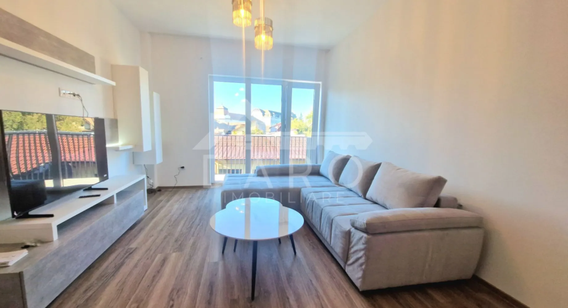 Apartament de inchiriat cu 3 camere , strada Papiu Ilarian