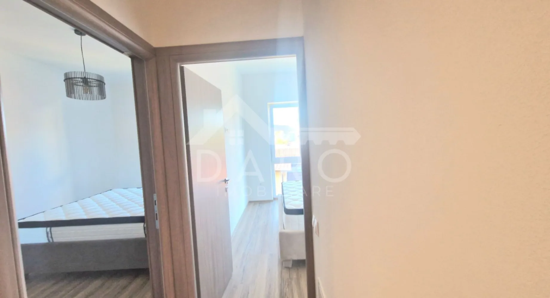 Apartament de inchiriat cu 3 camere , strada Papiu Ilarian