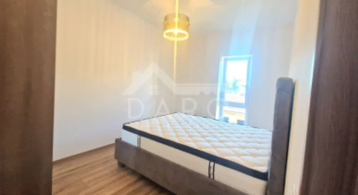 Apartament de inchiriat cu 3 camere , strada Papiu Ilarian