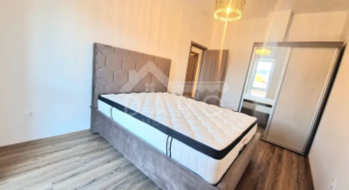 Apartament de inchiriat cu 3 camere , strada Papiu Ilarian