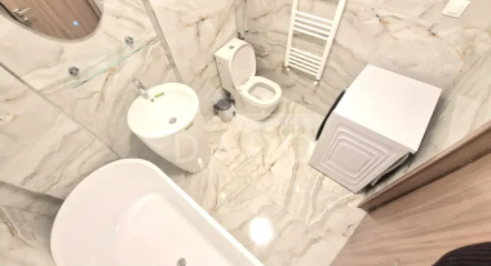 Apartament de inchiriat cu 3 camere , strada Papiu Ilarian