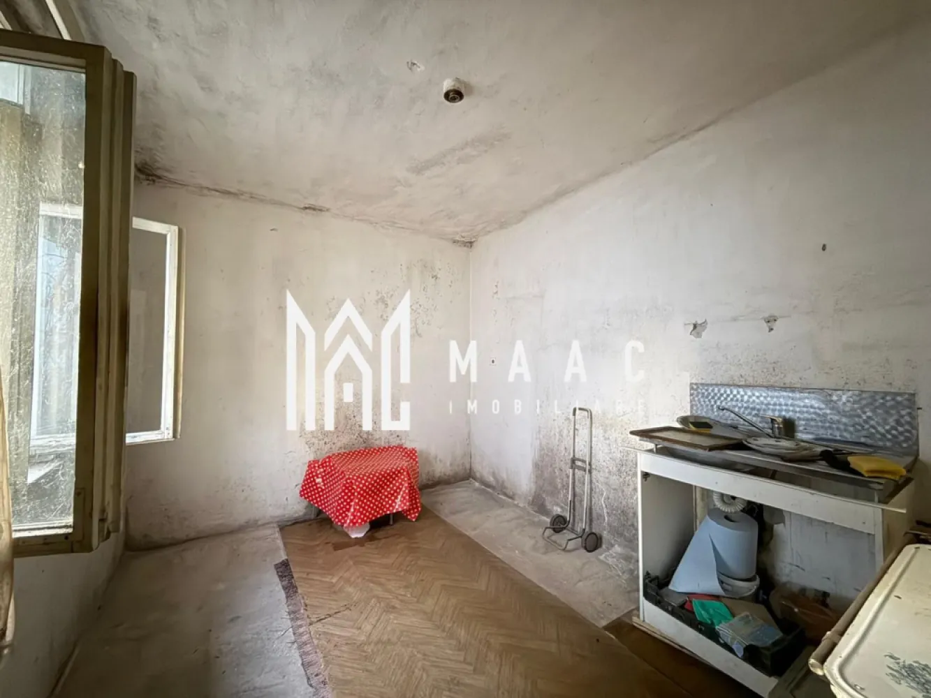 Casa individuala 3 camere | Pivnita | Pod | Curte | Lupeni