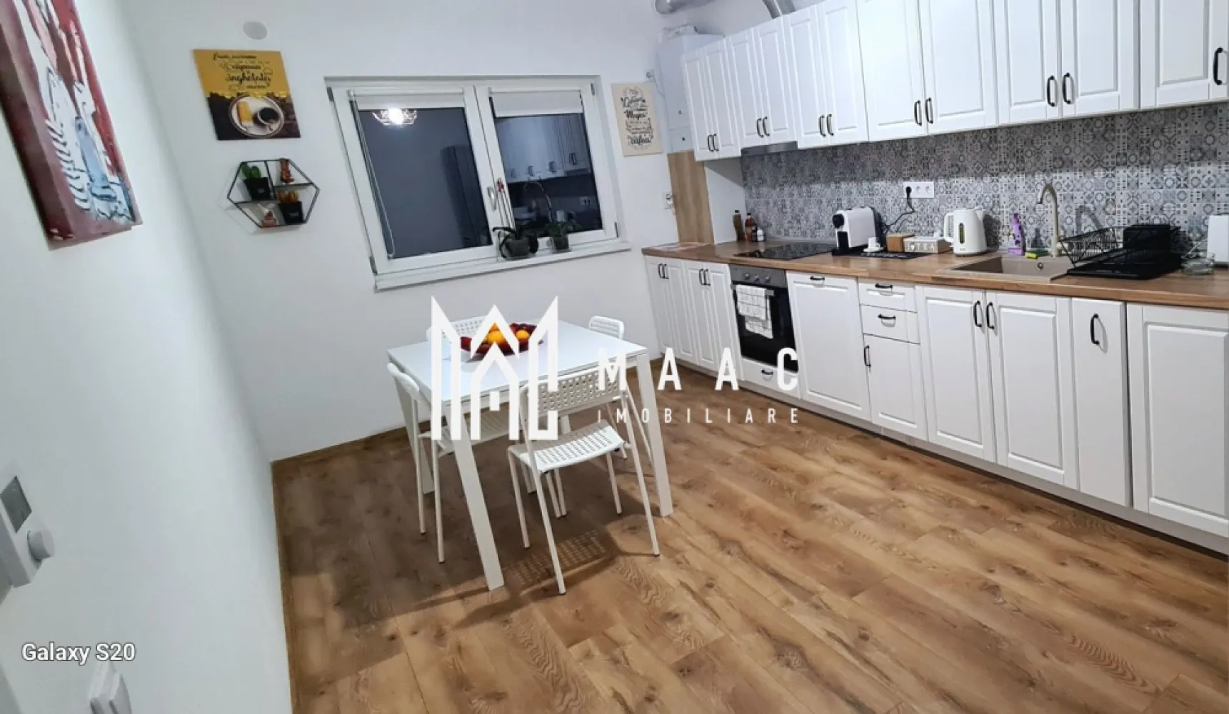 Casa 4 Camere | 135 MPU | Zona Triajului - MAAC Imobiliare vă propune spre închiriere un duplex spațios, situat într-o zonă liniștită din Șelimbăr – ideal pentru o familie care își dorește confort, intimitate și acces rapid către oraș. Detalii proprietate: Suprafață utilă: 135 mp Compartimentare: 4 camere, 2 băi, bucătărie Pod de depozitare – spațios și util Loc de parcare în curte Dotări și utilități: Se închiriază mobilat și echipat cu electrocasnice Încălzire în pardoseală, pentru confort sporit Spații luminoase, compartimentate eficient Curte amenajată, acces facil Avantaje: Zonă liniștită, cu acces rapid către Sibiu Suitabil pentru familie sau cuplu Se acceptă animale de companie Proprietate îngrijită, pregătită pentru mutare imediată Pentru mai multe detalii și pentru programarea unei vizionări, vă rugăm să ne contactați menționând ID: CP2836067 }}