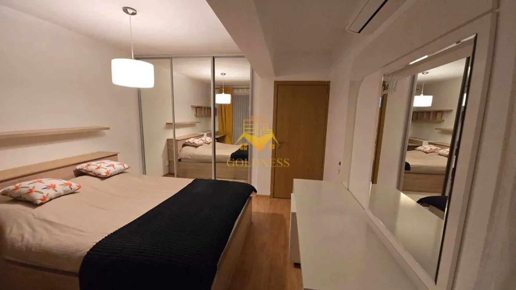 2 camere open space, parcare subterana, Calea Turzii, Leroy Merlin - GOLDNESS Imobiliare vă propune spre închiriere un apartament cu 2 camere complet mobilat și utilat, la etajul 3 într-un imobil de 7 etaje, în Cartierul Europa . Dispune de loc de parcare subterana! Se află în apropierea stațiilor de transport în comun, magazine, restaurante, spații verzi, farmacii, etc. Apartamentul este compartimentat astfel: - dormitor cu pat matrimonial, dressing, noptiere - living cu bucatarie open space complet utilată și mobilată, canapea extensibilă, loc de servit masa - baie cu cada calorifer port prosop și dulap pentru depozitare. - balcon de 3 mp. Imobilul este dotat cu toate cele necesare- centrală proprie, frigider, aragaz, hotă, mașină de spălat haine, etc. Dacă sunteți interesați de acest apartament și doriți să îl vizionați, dar și pentru alte oferte nu ezitați să ne contactați telefonic sau prin e-mail. Vă stăm la dispoziție! Pentru intermediere se percepe un comision de 50% din prețul chiriei! }}