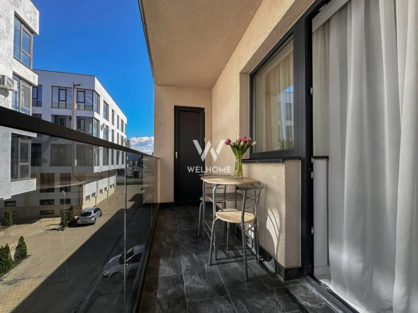 Apartament 2 camere modern zona Doamna Stanca - Apartament 2 camere cu bucatarie separata - Doamna Stanca, Dedeman Suprafata utila: 58 mp Apartamentul se afla la etajul 2 al unei vile cu 3 apartamente pe etaj. Compartimentat astfel: hol acces, living cu zona de luat masa, bucatarie separata, dormitor, baioe cu geam, balcon. Situat intr-o zona buna cu acces facil la magazine, scoli, mijloace de transport, shopping city. Perioada minima inchiriere 12 luni. Nu se accepta animale de companie. Un loc de parcare. Chirie lunara: 2100 Lei (410 Euro) + garantie 2500 Lei Se percepe comision client 50% din prima chirie. Telefon: 0747.639.802 }}