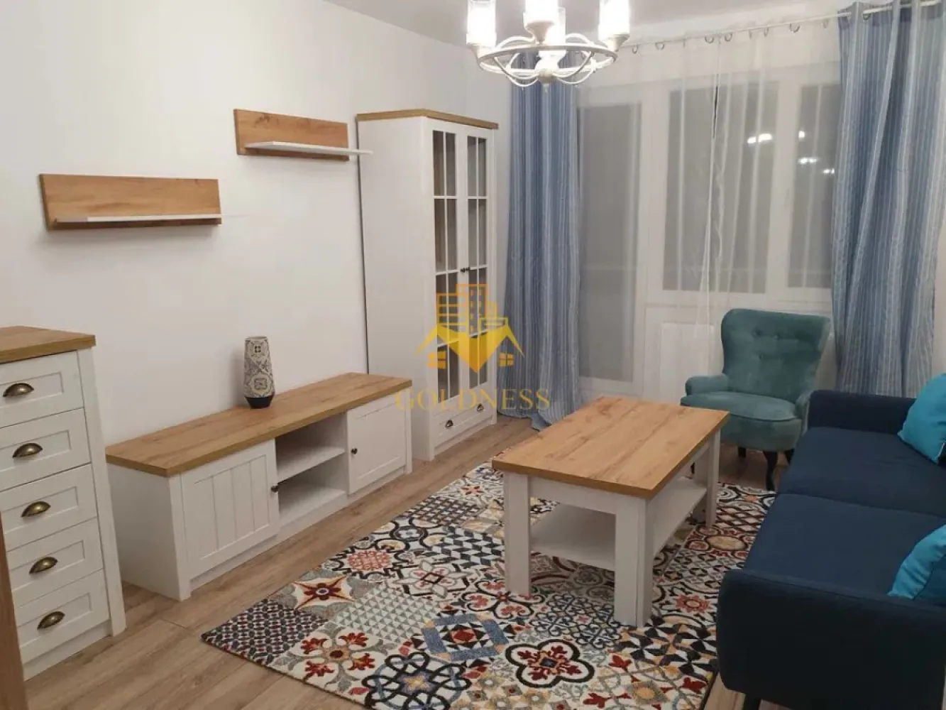 2 camere decomandate, Modern, Iulius Mall, Baza Sportiva Gheorgheni - GOLDNESS Imobiliare vă propune spre închiriere un apartament cu 2 camere complet mobilat și utilat, la etajul 1 într-un imobil de 8 etaje, în Gheorgheni. Posibilitate de parcare in zona la liber / abonament la primarie. Se află în apropierea stațiilor de transport în comun, magazine, restaurante, spații verzi, farmacii, etc. Apartamentul este compartimentat astfel: - dormitor cu pat matrimonial, dressing, noptiere, birou - living cu canapea, comoda tv, birou - bucatarie complet utilată și mobilată, loc de servit masa - baie cu dus walk-in, dulap pentru depozitare - doua balcoane de 5 mp fiecare, hol cu dressing. Imobilul este dotat cu toate cele necesare- centrală proprie, frigider, plita, hotă, mașină de spălat haine si vase, aer conditionat, tv, etc. Dacă sunteți interesați de acest apartament și doriți să îl vizionați, dar și pentru alte oferte nu ezitați să ne contactați telefonic sau prin e-mail. Vă stăm la dispoziție! Pentru intermediere se percepe un comision de 50% din prețul chiriei! }}
