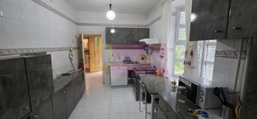 Vila de vanzare cu 6 camere si teren de 1000 mp in Cornu, Prahova