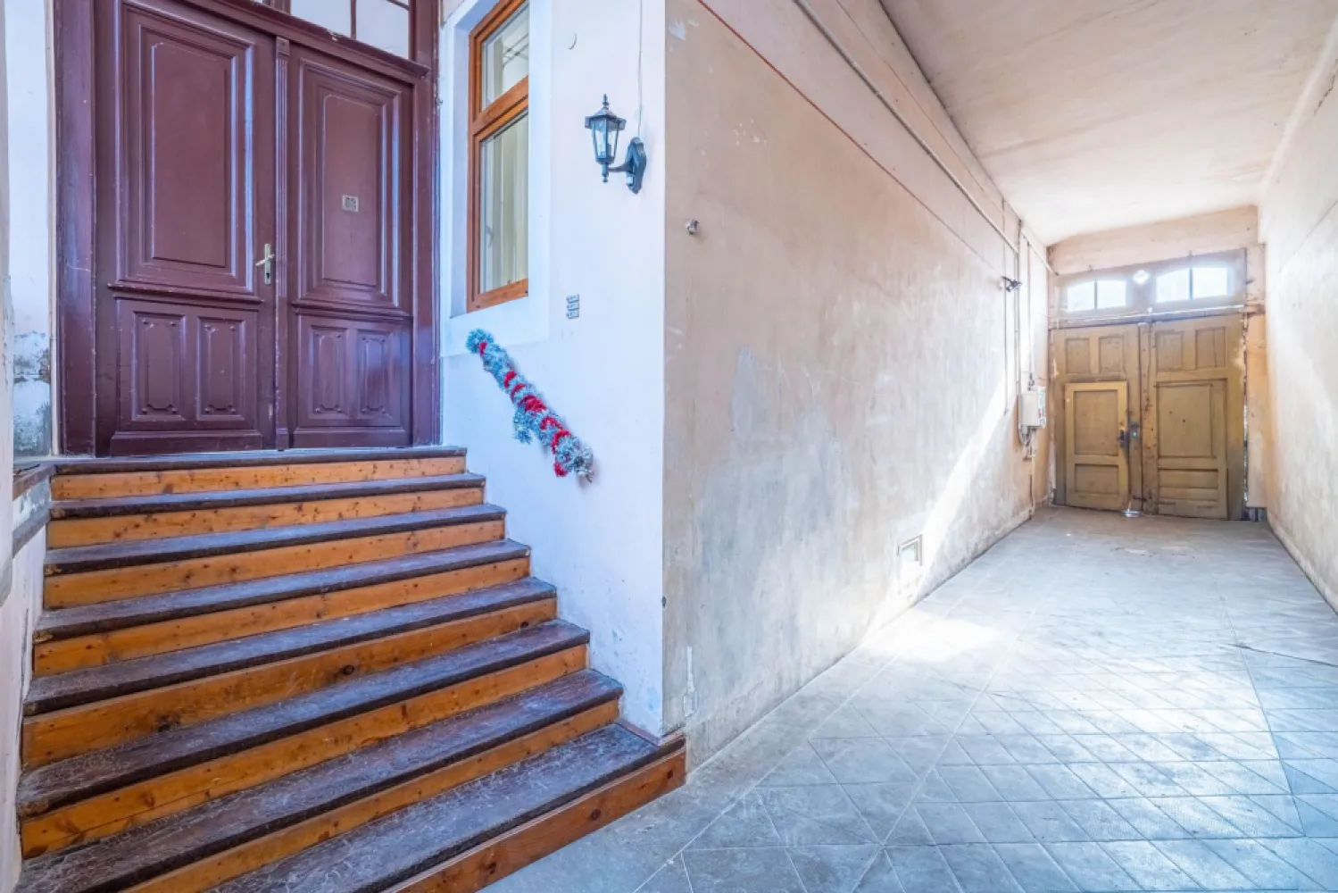 Apartament 2 camere parter înalt, amenajat complet.