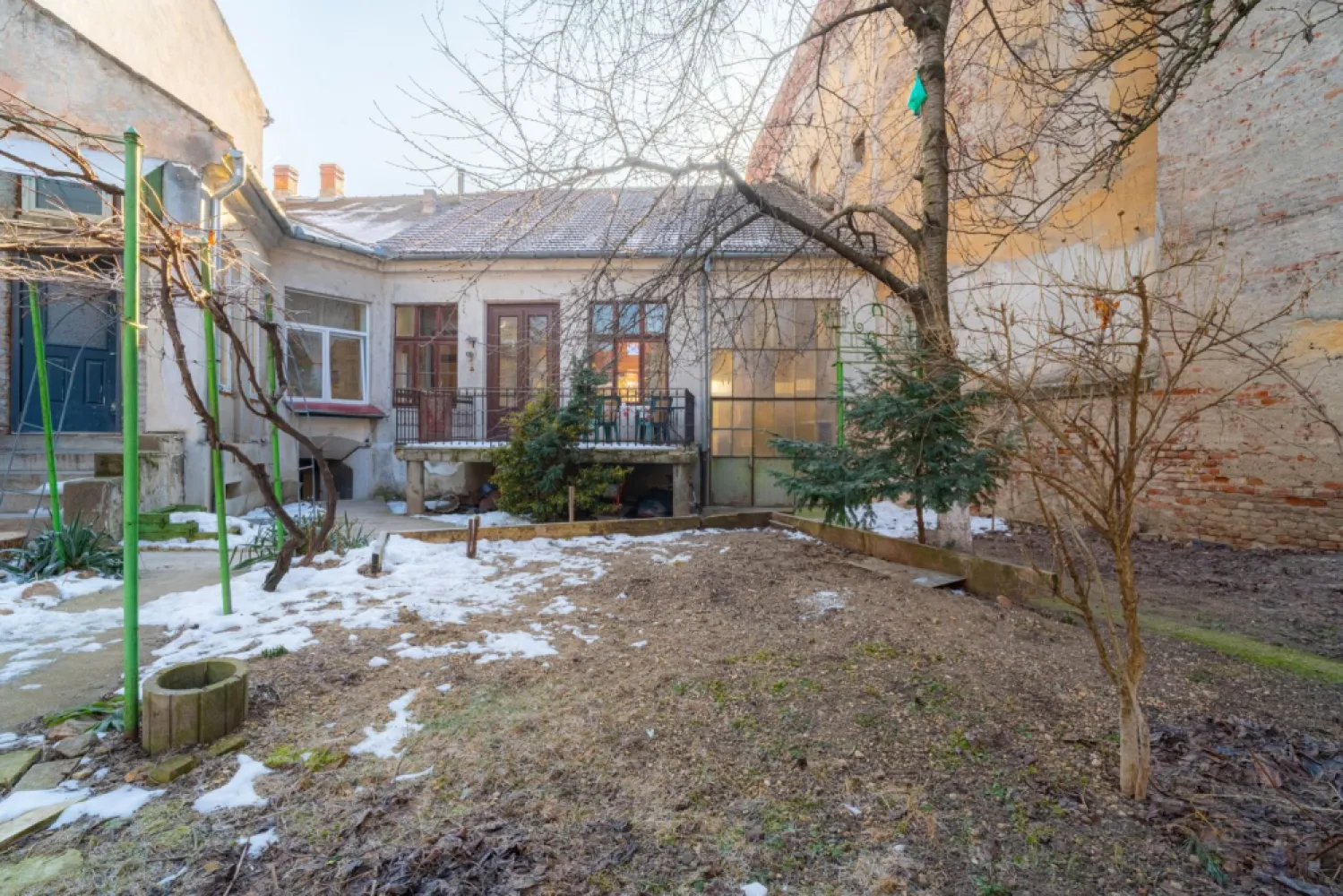 Apartament 2 camere parter înalt, amenajat complet.