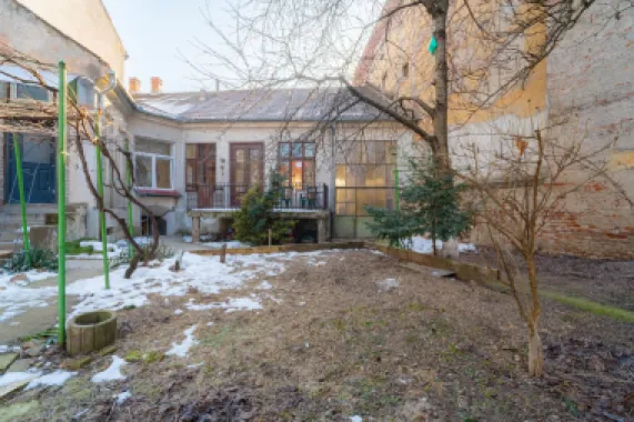 Apartament 2 camere parter înalt, amenajat complet.