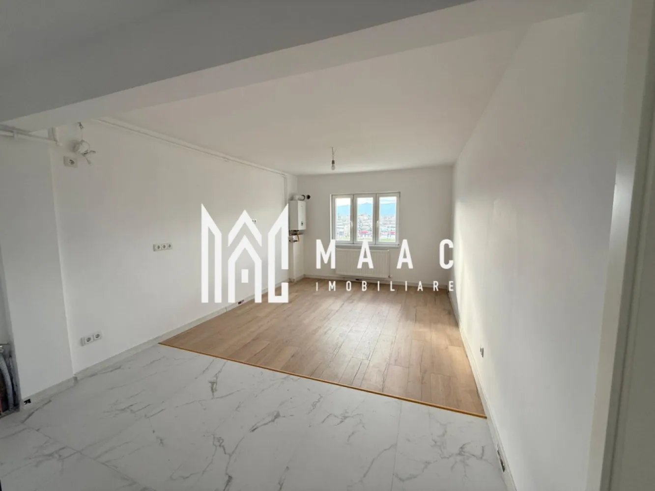 Apartament 2 Camere | 42 mp | Finisat Modern | Lazaret - MAAC Imobiliare va propune spre vânzare un apartament modern de 2 camere, situat într-un bloc nou, finalizat în 2024, poziționat în una dintre cele mai căutate zone ale orașului – Lazaret. Proprietatea se află la etajul 3 și este ideală atât ca locuință personală, cât și ca investiție. Caracteristici: -Suprafață utilă: 42 mp -Compartimentare: 2 camere -Primul proprietar – apartament nelocuit -Finisaje moderne: -Parchet în camere -Gresie tip marmură în hol și bucătărie -Baie complet amenajată cu walk-in shower - Tâmplărie PVC cu geam termopan - Incălzire: centrală proprie -Bloc nou, izolat, cu spații comune moderne Avantaje: -Zonă liniștită, cu acces rapid către centrul orașului -Aproape de magazine, stații de transport, școli și facilități Pentru mai multe detalii sau pentru a programa o vizionare, te rugăm să ne contactezi, specificând ID: CP2835534 }}