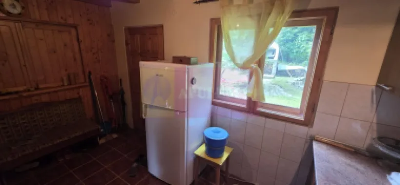 Cabana cu 5 camere de vanzare in Provita
