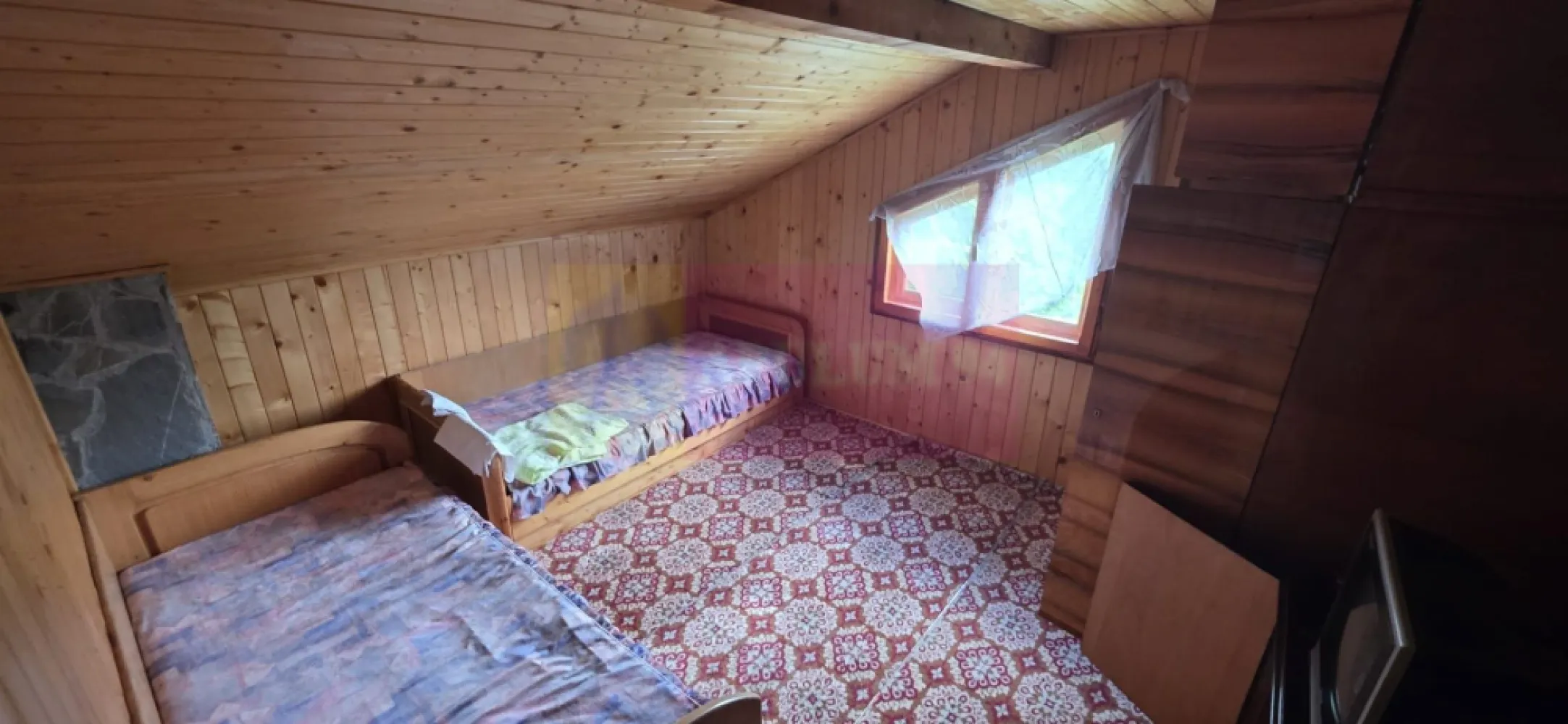 Cabana cu 5 camere de vanzare in Provita