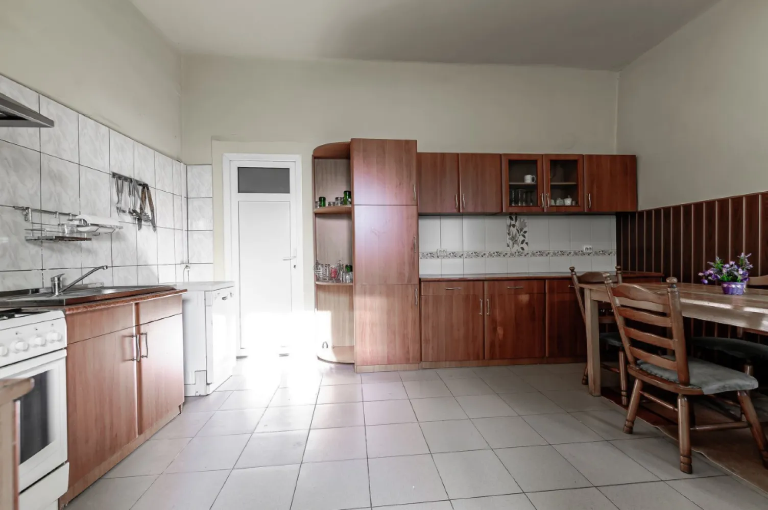 Locuință spațioasă cu grădină mare, în Aradul Nou, calea Timișorii