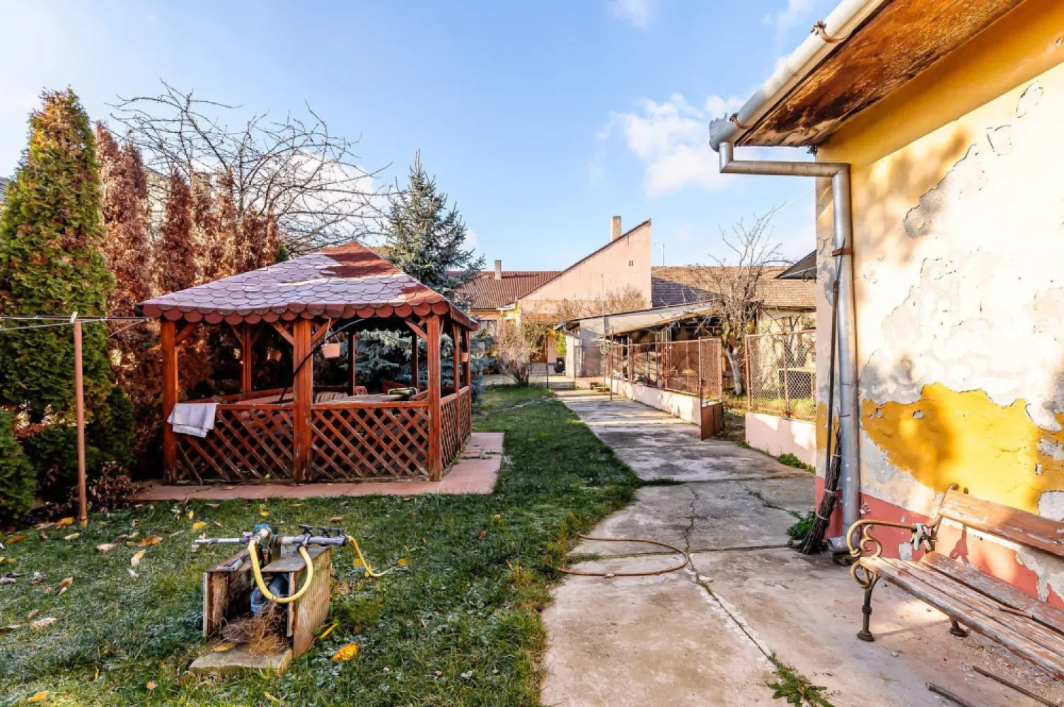 Locuință spațioasă cu grădină mare, în Aradul Nou, calea Timișorii