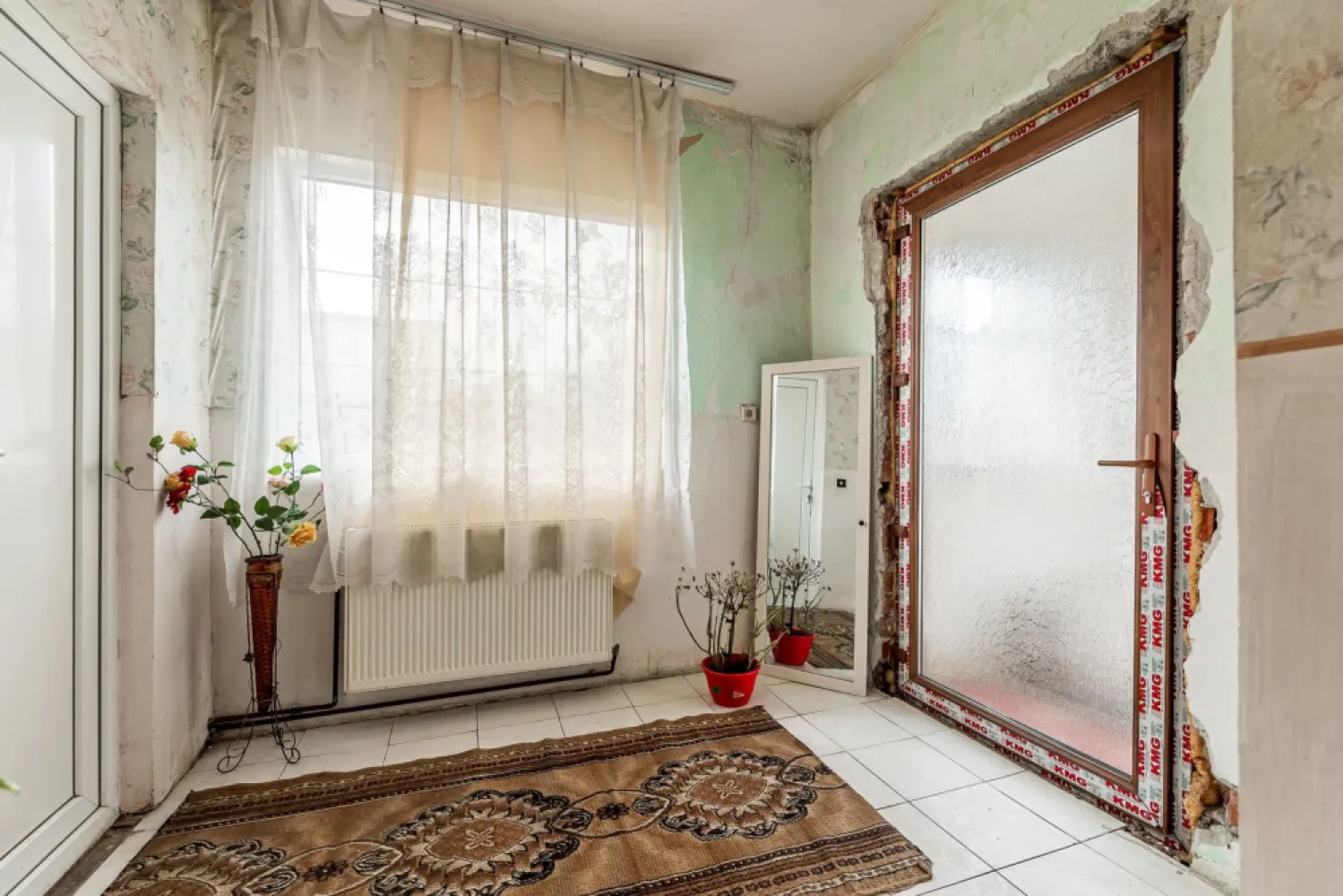 Casă de renovat cu 773 mp teren la preț de apartament