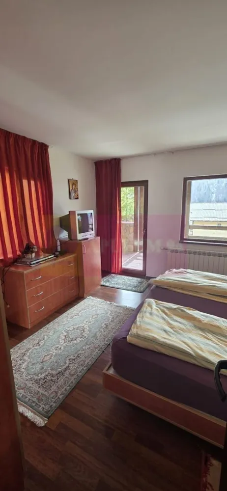 Vila duplex de vanzare cu 4 camere in Azuga