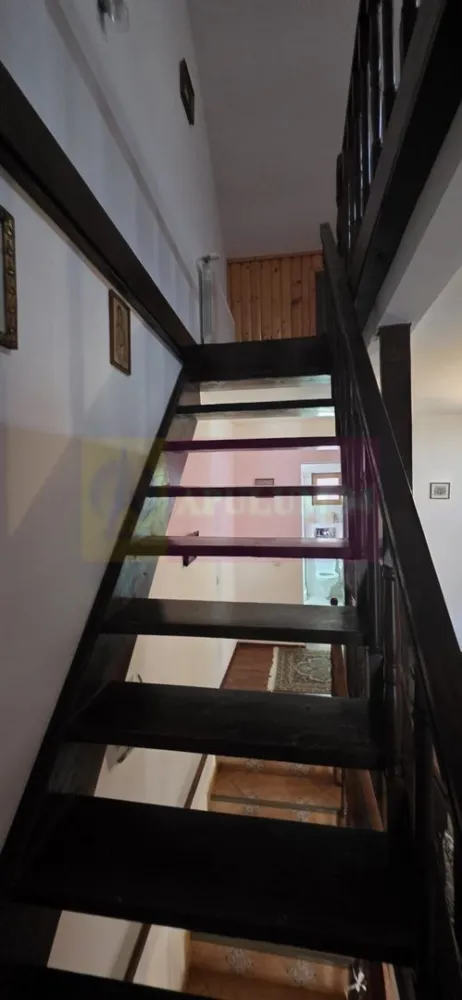 Vila duplex de vanzare cu 4 camere in Azuga