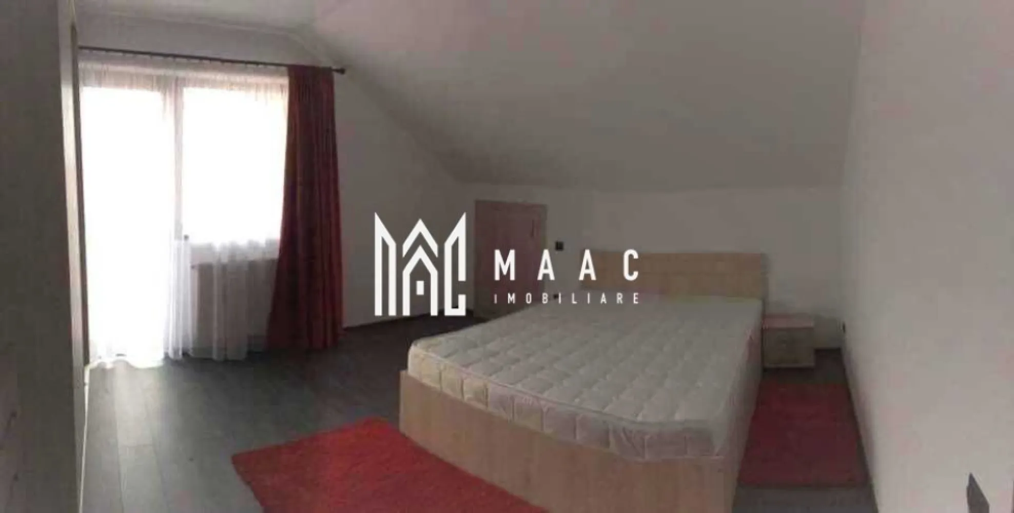 Apartament | 72 MP | 3 Camere | Balcon | Zona Pictor Brana - MAAC Imobiliare vă propune spre vânzare un apartament decomandat cu o suprafață utilă de 72 mp, conceput pentru a oferi confortul si liniștea de care aveți nevoie. Proprietatea se remarcă prin orientarea sa favorabilă spre SUD, ceea ce face ca toate camerele să fie inundate de lumină naturală. Balconul generos de 12 mp reprezintă punctul forte al locuinței, oferind o priveliște neobturată spre munți, pe care o puteți admira zilnic atât din living, cat si din dormitor. Un avantaj major îl reprezintă cele două locuri de parcare incluse. Caracteristici si Dotări: -compartimentare: decomandat -living spațios cu bucătărie de 26 mp -dormitor principal de 16 mp si al doilea dormitor de 14 mp -baie generoasa de 8 mp -hol de 8 mp -balcon de 12 mp cu acces dublu si vedere spre munti -orientare sudică pentru eficiență energetică și luminozitate Două spații de depozitare optimizate strategic Două locuri de parcare incluse în prețul de vânzare Amplasare retrasă într-un cadru liniștit, departe de traficul intens. Pentru programarea unei vizionări sau mai multe detalii contactați-ne și specificați codul proprietății: ID:CP2954447 }}