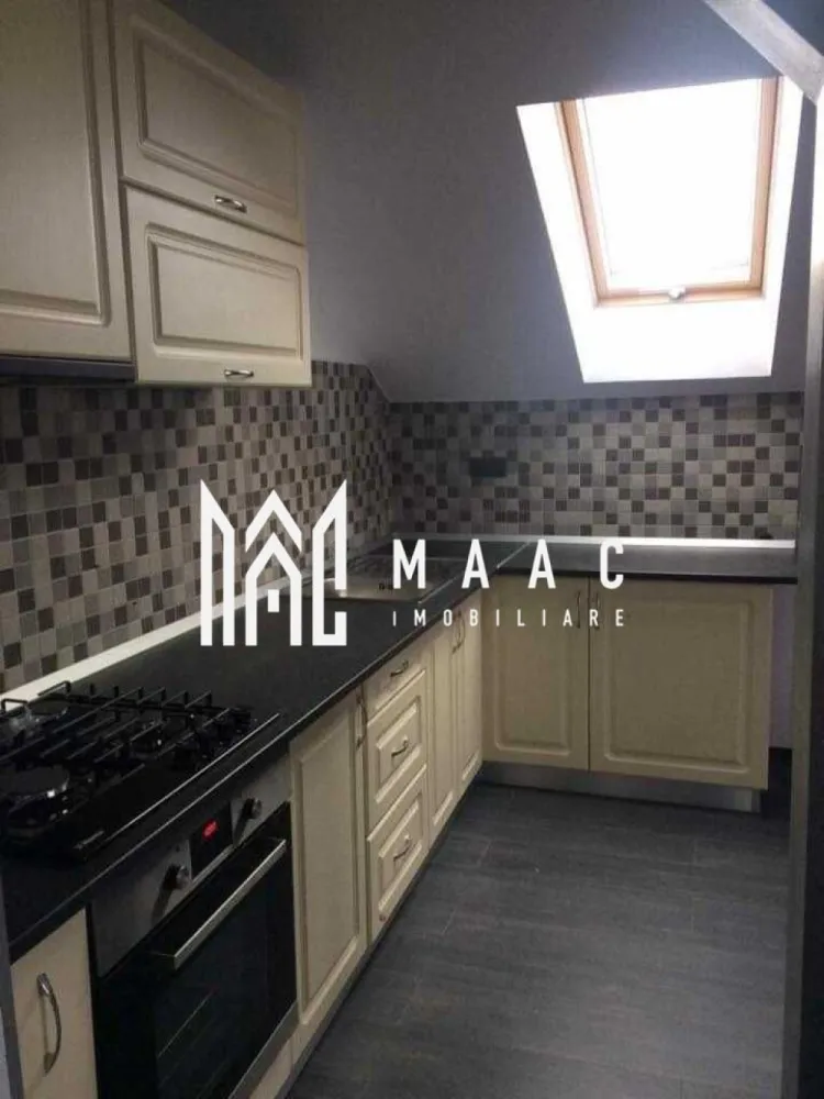 Apartament | 72 MP | 3 Camere | Balcon | Zona Pictor Brana - MAAC Imobiliare vă propune spre vânzare un apartament decomandat cu o suprafață utilă de 72 mp, conceput pentru a oferi confortul si liniștea de care aveți nevoie. Proprietatea se remarcă prin orientarea sa favorabilă spre SUD, ceea ce face ca toate camerele să fie inundate de lumină naturală. Balconul generos de 12 mp reprezintă punctul forte al locuinței, oferind o priveliște neobturată spre munți, pe care o puteți admira zilnic atât din living, cat si din dormitor. Un avantaj major îl reprezintă cele două locuri de parcare incluse. Caracteristici si Dotări: -compartimentare: decomandat -living spațios cu bucătărie de 26 mp -dormitor principal de 16 mp si al doilea dormitor de 14 mp -baie generoasa de 8 mp -hol de 8 mp -balcon de 12 mp cu acces dublu si vedere spre munti -orientare sudică pentru eficiență energetică și luminozitate Două spații de depozitare optimizate strategic Două locuri de parcare incluse în prețul de vânzare Amplasare retrasă într-un cadru liniștit, departe de traficul intens. Pentru programarea unei vizionări sau mai multe detalii contactați-ne și specificați codul proprietății: ID:CP2954447 }}