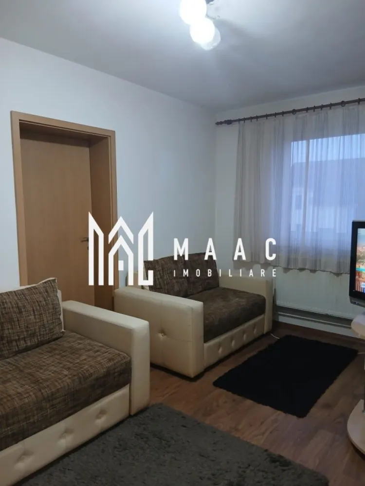 Apartament 2 Camere I Etaj 1 I Mobilat I Tiglari - Vând Apartament 2 Camere, zona Țiglari, apartamentul are 2 camere, 1 baie, 1 bucătărie, mobilat și utilat. Apartamentul are 32 mp utilizabili. Pentru mai multe detalii, contactați la numarul: 07********58 0034617082638 MAAC Imobiliare vă propune spre vânzare un apartament cu 2 camere, nedecomandat, situat la etajul 1 din 4 al unui imobil amplasat în zona Tiglari, o zonă urbană bine conectată la facilități comerciale și servicii esențiale. Proprietatea are o suprafață de 32 mp și reprezintă o opțiune potrivită atât pentru locuință proprie, cât și pentru investiție imobiliară, datorită poziționării într-o zonă cu acces rapid la puncte de interes din oraș. Apartamentul beneficiază de o compartimentare practică pentru această categorie de suprafață, spațiile fiind organizate astfel încât să ofere funcționalitate și confort pentru locuire. Poziționarea la ultimul etaj oferă un plus de intimitate, iar proximitatea față de magazine și servicii contribuie la un stil de viață comod. Compartimentarea locuinței este următoarea: -Dormitor -Bucătărie -Baie -Hol Imobilul este situat într-o zonă cu acces facil către centre comerciale și diverse puncte de interes, ceea ce face ca toate necesitățile zilnice să fie la îndemână. În imediata apropiere se găsesc magazine, servicii și multiple facilități urbane. De asemenea, accesul la mijloacele de transport în comun este rapid, oferind conexiuni eficiente către alte zone ale orașului. Apartamentul se vinde mobilat și utilat, oferind posibilitatea amenajării și personalizării spațiului în funcție de preferințele viitorului proprietar. Datorită poziționării și caracteristicilor sale, proprietatea poate reprezenta o alegere potrivită atât pentru locuire, cât și pentru investiție. Pentru mai multe detalii vă rugăm să precizați telefonic că ați văzut anunțul: CP2955592 }}