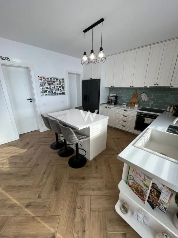 Casă individuală modernă cu garaj - teren 400 mp – Sura Mare