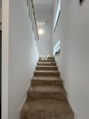 Casă individuală modernă cu garaj - teren 400 mp – Sura Mare