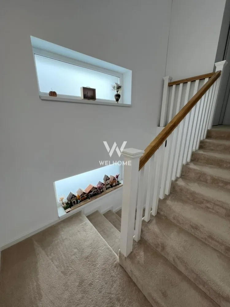 Casă individuală modernă cu garaj - teren 400 mp – Sura Mare