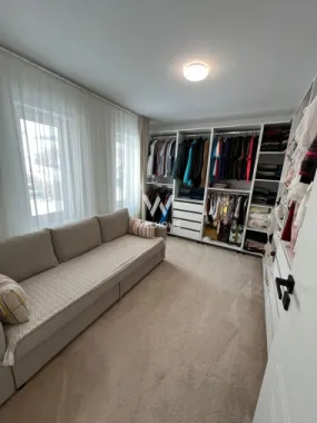 Casă individuală modernă cu garaj - teren 400 mp – Sura Mare