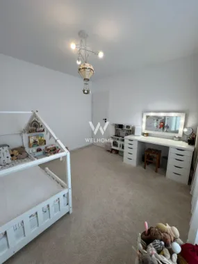 Casă individuală modernă cu garaj - teren 400 mp – Sura Mare