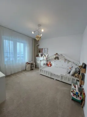 Casă individuală modernă cu garaj - teren 400 mp – Sura Mare