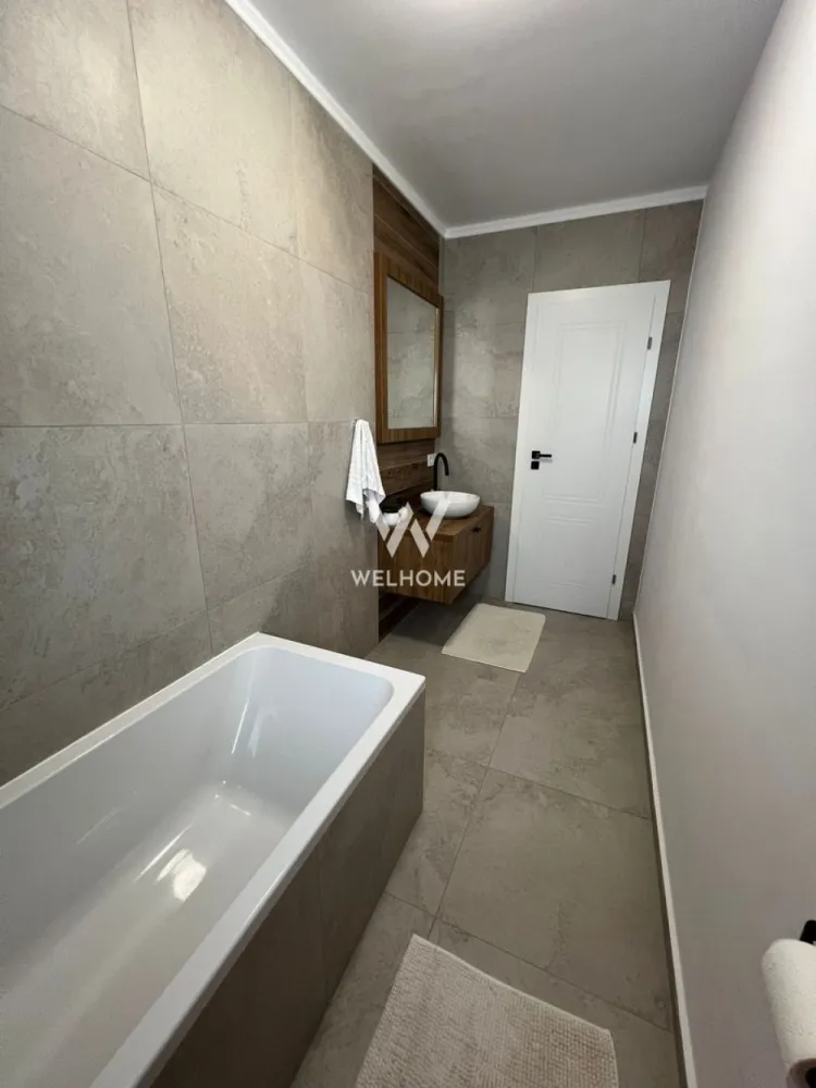 Casă individuală modernă cu garaj - teren 400 mp – Sura Mare