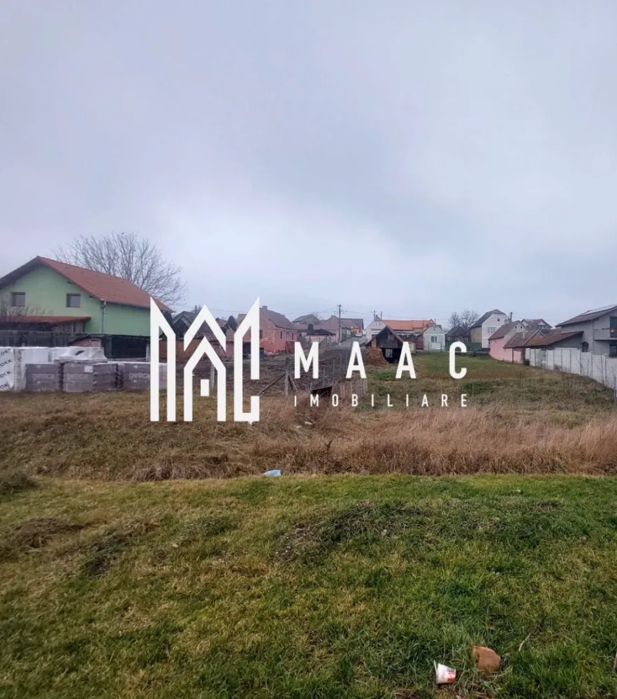 Teren | Intravilan 843 MPU | Sura Mica - MAAC Imobiliare prezintă spre vânzare un teren intravilan cu potențial excelent de dezvoltare, amplasat în localitatea Șura Mică. Proprietatea dispune de 843 mp și beneficiază de deschidere la două străzi, un avantaj care oferă flexibilitate în configurarea viitoarei construcții și acces facil din două direcții. Terenul a găzduit anterior o construcție, fapt ce facilitează racordarea la utilități. În prezent, parcela este curată, îngrijită și complet împrejmuită, fiind pregătită pentru demararea imediată a unei noi dezvoltări — fie locuință individuală, casă de vacanță sau proiect investițional. Amplasamentul oferă liniște, acces rapid către zonele de interes din localitate și un cadru propice pentru viitorii proprietari. Pentru informații suplimentare sau pentru programarea unei vizionări, vă invităm să contactați echipa MAAC Imobiliare, menționând ID CP: 2827878. }}