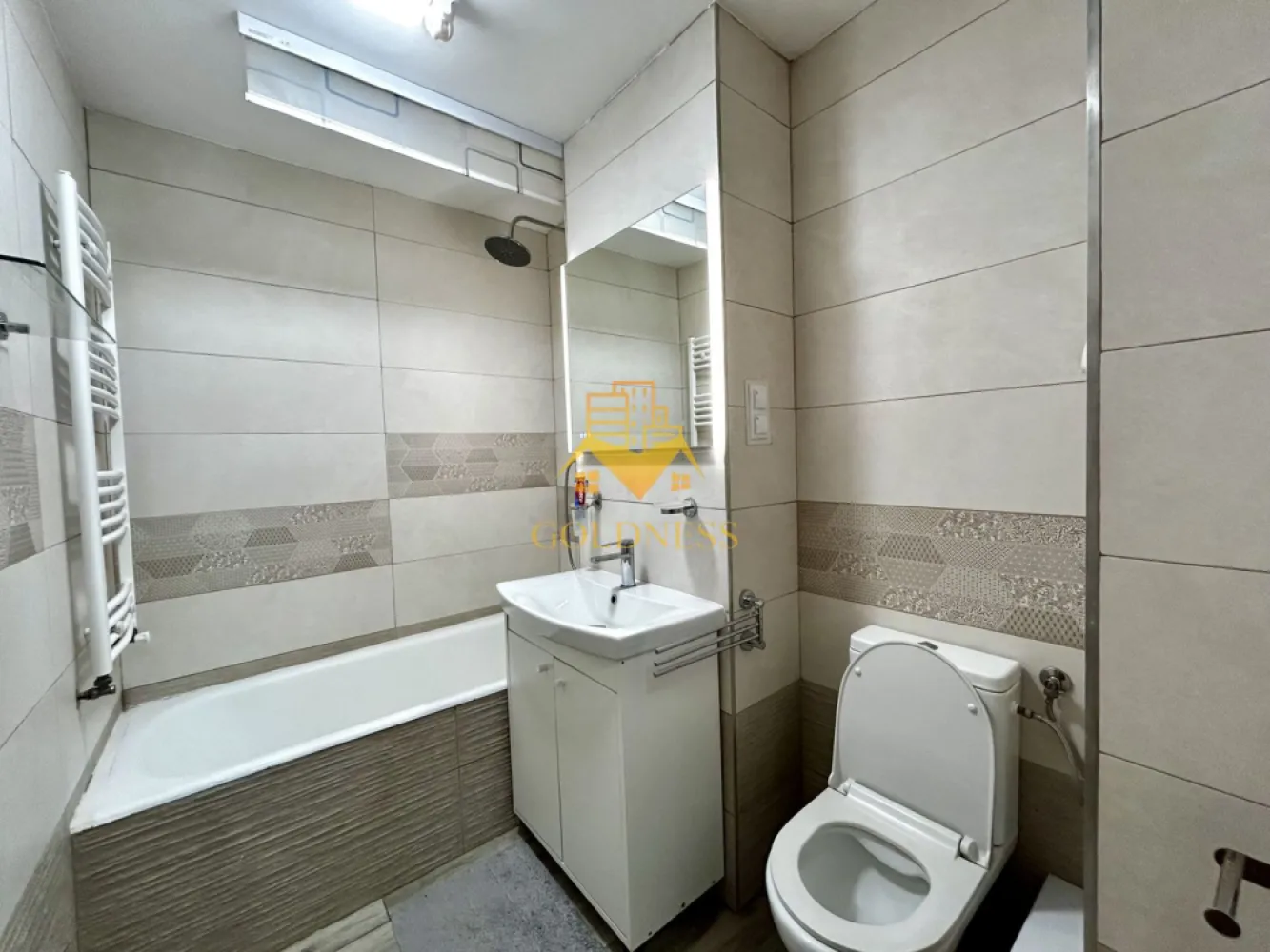 3 camere decomandate, UMF, USAMV, Regina Maria, Louis Pasteur, Zorilor