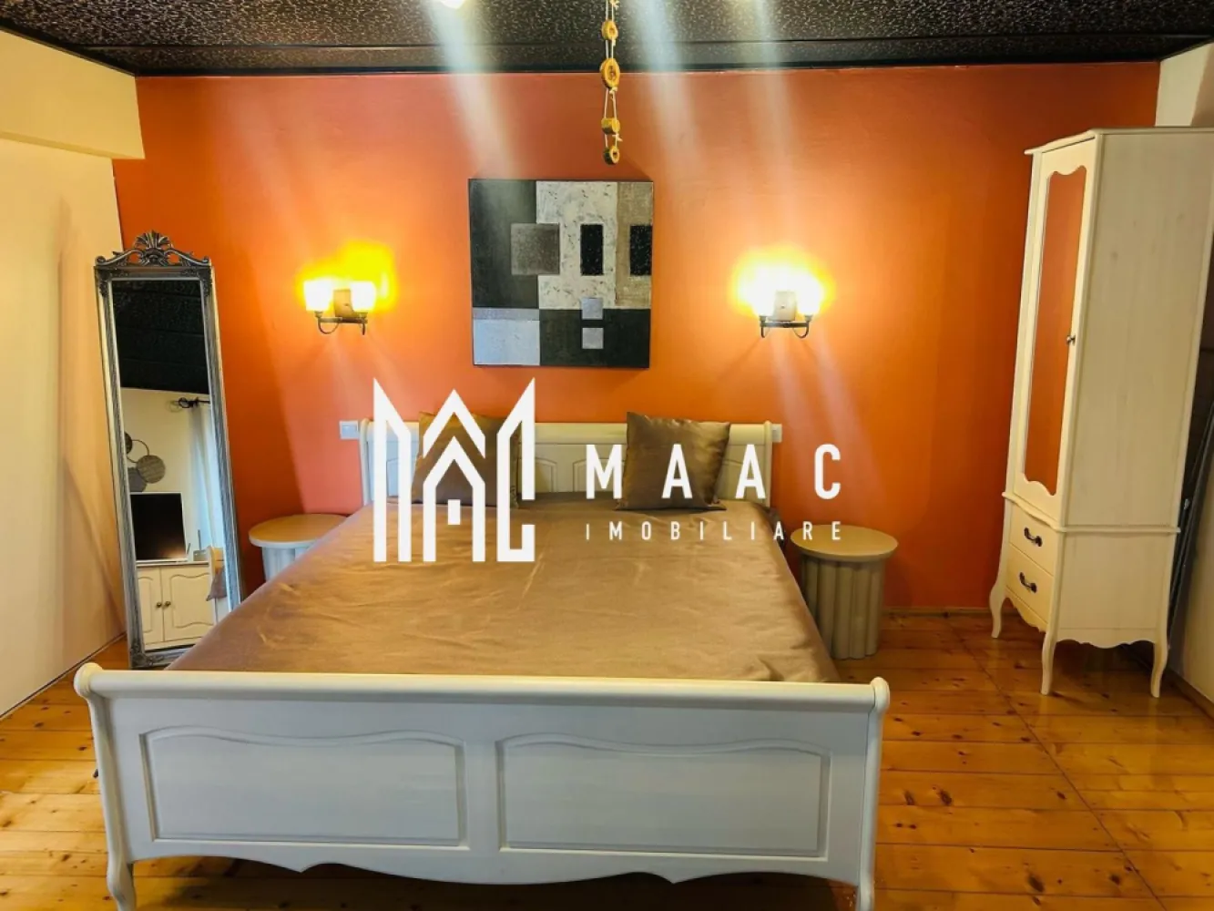 Apartament 2 camere | Terasa | Curte | Modern | Central - MAAC Imobiliare propune atentiei dumneavoastra un apartament cu 2 camere modern, complet mobilat si utilat, in zona Centrala (la 3 minute de inima orasului Sibiu - Piata Mare). Locuinta este situata etajul 1 al unui imobil de tip casa si este alcatuita din living cu bucatarie open space, dormitor, baie si terasa. Accesul este privat, imobilul se afla intr-o curte cu supraveghere video. Contoare separate la apa, gaz si curent, conexiune rapida internet. Finisaje si mobilier de calitate buna, ambient placut. Se percepe o chirie in avans si garantie in cuantumul unei chirii lunare. Se inchiriaza pe o perioada de minim 12 luni. Nu se accepta cu animale de companie. Disponibil din 6 ianuarie 2026. Pentru mai multe detalii sau pentru a programa o vizionare, va rugam specificati telefonic ID: CP2817191 }}