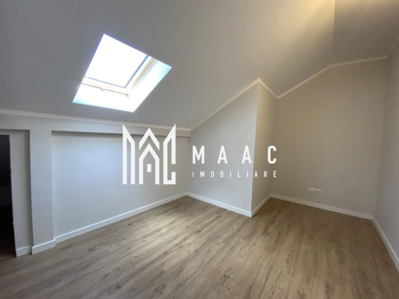 Apartament 4 camere | 133 MP | Parcare | Cartier rezidential