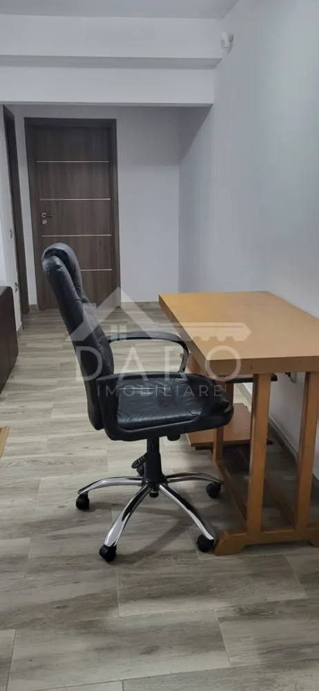 Inchiriez apartament 2 camere Aleea Carpati - 🏡 Apartament 2 camere de închiriat – Aleea Carpați | Lângă Liceul Agricol | 370 € Se oferă spre închiriere apartament cu 2 camere semidecomandate, situat în Târgu Mureș, Aleea Carpați, lângă Liceul Agricol, într-o zonă liniștită și foarte aproape de centrul orașului. 📍 Etaj: Parter 🏢 Bloc recent izolat termic 📐 Compartimentare: ✔ living ✔ dormitor ✔ bucătărie ✔ baie ✔ hol ✔ balcon închis ✨ Apartamentul este curat, luminos și foarte bine întreținut, recent renovat și ideal pentru persoane care își doresc liniște și confort. 🛋 Se închiriază complet mobilat și utilat: ✔ frigider ✔ aragaz ✔ mașină de spălat rufe ✔ sistem de alarmă 🚗 Locuri de parcare gratuite în jurul blocului. 📍 Avantaje locație: ✔ aproape de centru ✔ lângă Liceul Agricol ✔ zonă liniștită ✔ acces rapid către magazine și mijloace de transport 📅 Perioada minimă de închiriere: 12 luni 🐾 Nu se acceptă animale de companie 💰 Preț chirie: 370 € / lună + utilități 🔐 Garanție: echivalentul unei chirii 📞 Detalii și vizionări: Coman Maria – DARO Imobiliare & Kiwi Finance 📱 0749 535 729 🏠 Cauți să cumperi o locuință? Prin Kiwi Finance beneficiezi de: ✔ analiză gratuită pentru credit ✔ oferte de la peste 12 bănci ✔ negocierea dobânzii în favoarea ta ✔ suport complet până la obținerea creditului 🔑 DARO Imobiliare – găsim locuința potrivită. 💳 Kiwi Finance – te ajutăm să devii proprietar. }}