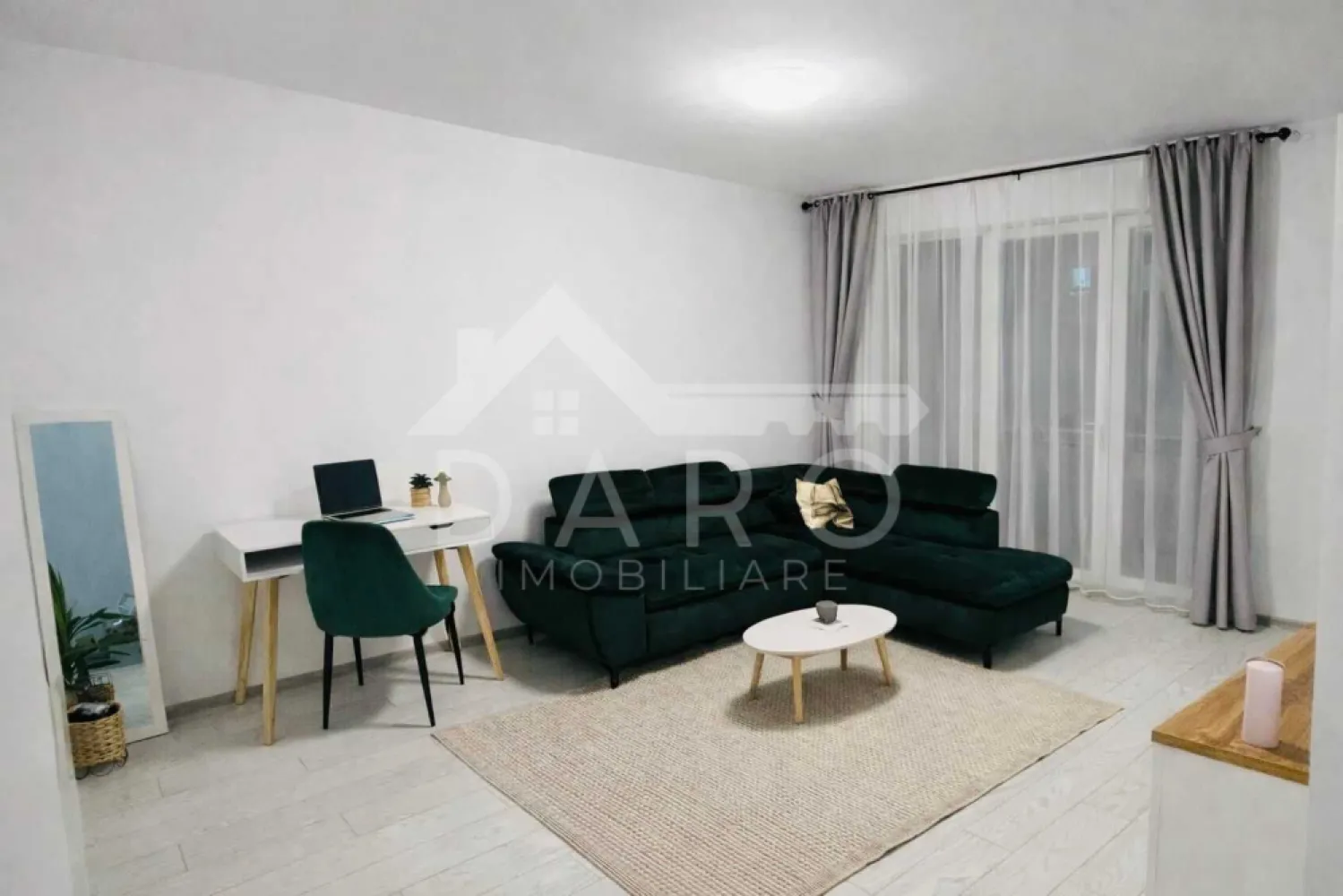 Apartament Maurer 2 cam inchiriere - 🏡 Apartament 2 camere decomandat – Maurer Residence | Bloc nou 2022 Oferim spre închiriere apartament modern cu 2 camere decomandate, situat în Târgu Mureș, cartierul Maurer Residence, într-un bloc nou construit în anul 2022. Apartamentul este luminos, modern mobilat și foarte bine întreținut, fiind ideal pentru o persoană sau un cuplu care își dorește confort și liniște. 📐 Compartimentare: ✔ living spațios ✔ dormitor ✔ bucătărie separată ✔ baie ✔ hol generos ✨ Dotări: ✔ centrală termică proprie ✔ frigider ✔ mașină de spălat rufe ✔ cuptor electric ✔ plită ✔ hotă ✔ apartamentul se închiriază complet mobilat și utilat 📍 Avantaje zonă: ✔ cartier nou și liniștit ✔ aproape de magazine ✔ aproape de mijloace de transport ✔ aproape de piață și puncte de interes 💰 Întreținere mică 📅 Disponibil imediat 📞 Pentru vizionări: Coman Maria – DARO Imobiliare 📱 0749 535 729 💳 Dacă doriți să cumpărați un apartament, prin Kiwi Finance vă pot ajuta cu: ✔ analiză gratuită de credit ✔ oferte de la peste 12 bănci ✔ negocierea dobânzii ✔ suport complet până la aprobare }}