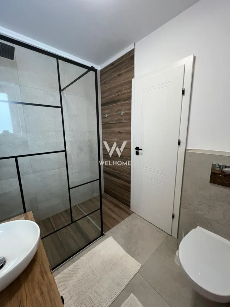 Casă individuală modernă cu garaj - teren 400 mp – Sura Mare