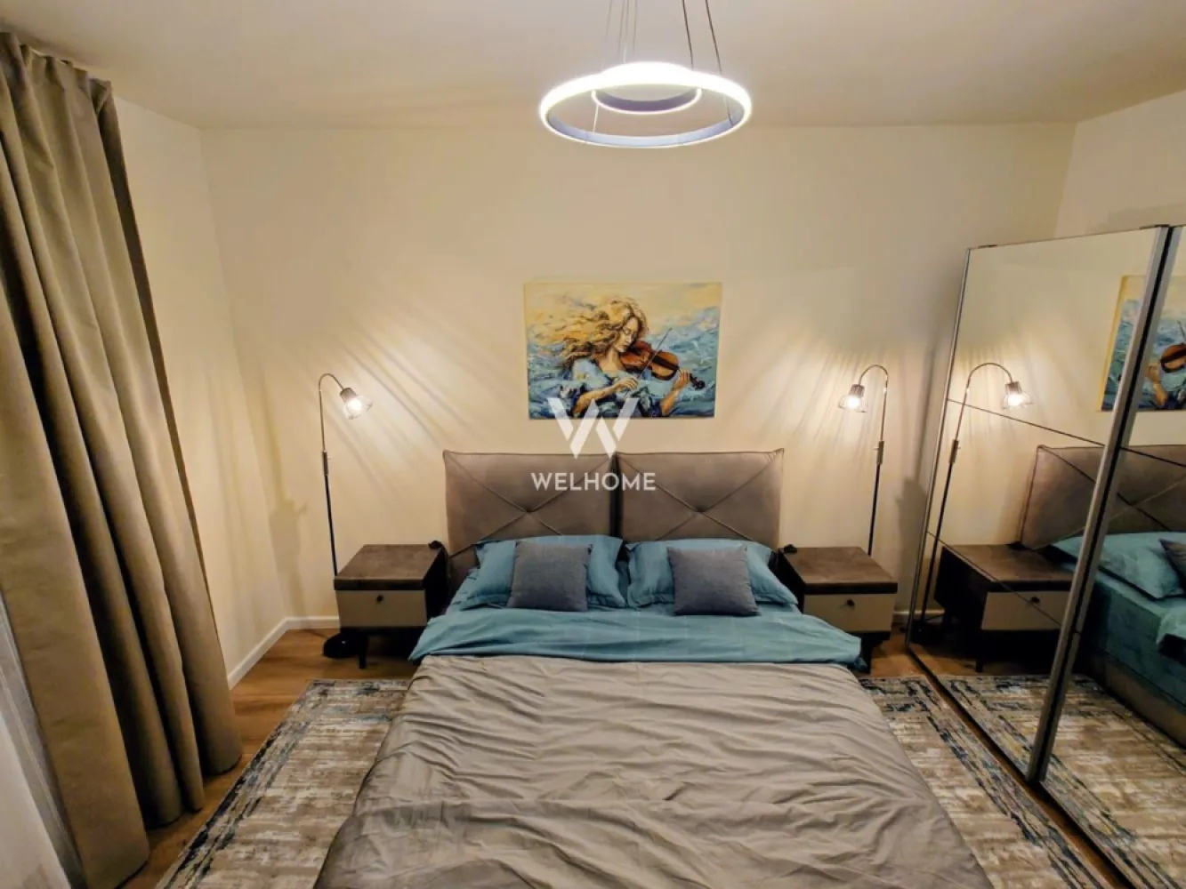 Apartament cu 2 camere, de lux, de inchiriat zona Rahovei, Sibiu - Descoperă un apartament deosebit, disponibil pentru prima închiriere, situat într-un bloc nou cu lift, la etajul 7, în una dintre cele mai căutate zone din Sibiu – Rahovei. Cu o suprafață utilă de 60 mp, locuința impresionează prin designul modern, finisajele premium și atmosfera elegantă, fiind ideală pentru cei care își doresc confort, stil și o priveliște spectaculoasă asupra orașului. Apartamentul este compartimentat inteligent și oferă două camere spațioase, cu living generos și bucătărie open-space, concepute pentru a crea un spațiu aerisit și primitor. Amenajarea este realizata la nivel de lux, cu mobilier modern, electrocasnice de ultimă generație și finisaje de calitate superioară, fiecare detaliu fiind gândit pentru a oferi un stil de viață confortabil și rafinat. Unul dintre marile avantaje ale locuinței este vederea splendidă asupra orașului, care poate fi admirată zilnic de la înălțimea etajului 7, oferind un sentiment de liniște și relaxare, departe de agitația urbană. Zona Rahovei este recunoscută pentru accesibilitatea și facilitățile sale multiple. În imediata apropiere se regăsesc centre comerciale, supermarketuri, restaurante, cafenele, farmacii, școli și grădinițe, precum și mijloace de transport în comun care asigură legături rapide către toate punctele importante ale orașului. De asemenea, zona oferă numeroase oportunități pentru petrecerea timpului liber, parcuri și spații de recreere, fiind ideală atât pentru profesioniști, cât și pentru cupluri sau familii tinere. Acest apartament reprezintă o combinație perfectă între confort, eleganță și o locație excelentă, fiind alegerea ideală pentru cei care își doresc un stil de viață modern într-unul dintre cele mai dinamice cartiere ale Sibiului. Pret 700 euro, negociabil Detalii si vizionare: 0740066818, Cristina }}