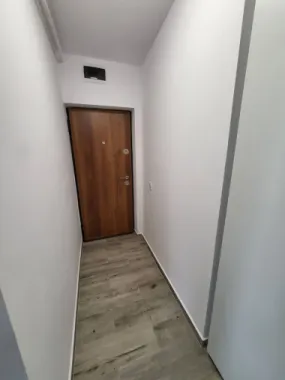 Garsoniera moderna , etaj 1 !