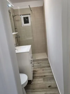 Garsoniera moderna , etaj 1 !