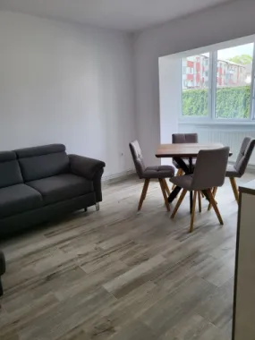 Garsoniera moderna , etaj 1 !