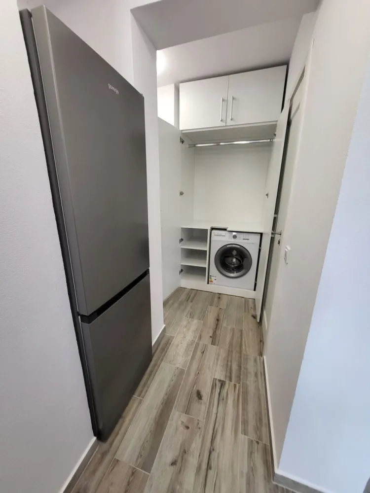 Garsoniera moderna , etaj 1 !