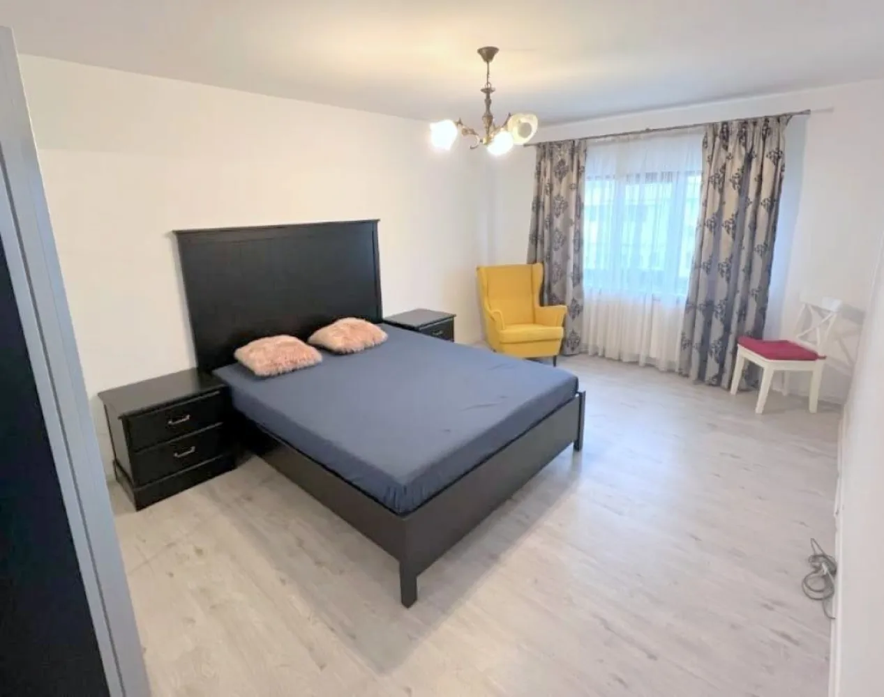 Apartament cu doua dormitoare, mobilat - cartier IC FRIMU