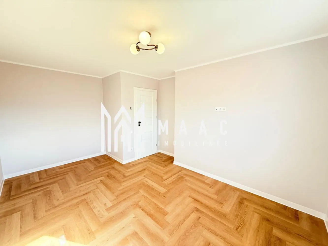 Casa individuala | 4 camere | La cheie | 644 MP | Selimbar