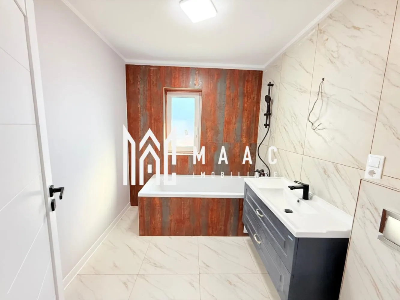 Casa individuala | 4 camere | La cheie | 644 MP | Selimbar