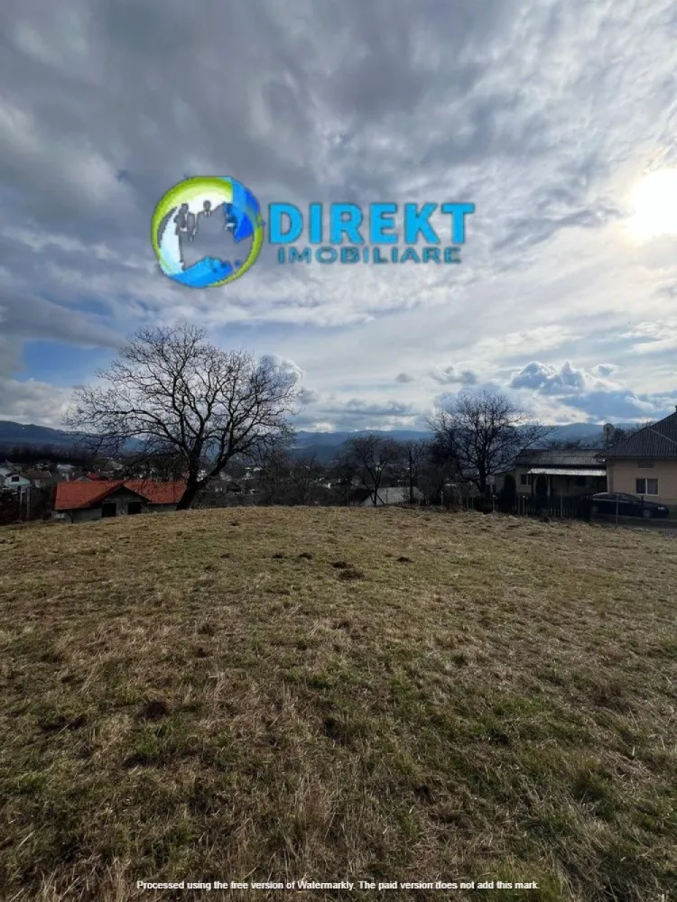 Teren intravilan , zona Secu , Prundul Birgaului ! - Agentia Direkt Imobiliare propune spre vanzare teren intravilan in suprafata de 1222 mp , situat in Prundul Birgaului , zona Secu . Terenul are inclinatie plata , dispune de toate utilitatile la front ,este ingradit , are acces din drum asfaltat . Ideal constructie casa. }}